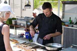 Auch gab es tolle Voführungen zur Fischverwertung durch Kochprofis am Lippesee. image-197