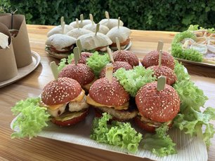 Wer kann schon solch einem Fisch-Hamburger widerstehen. image-213